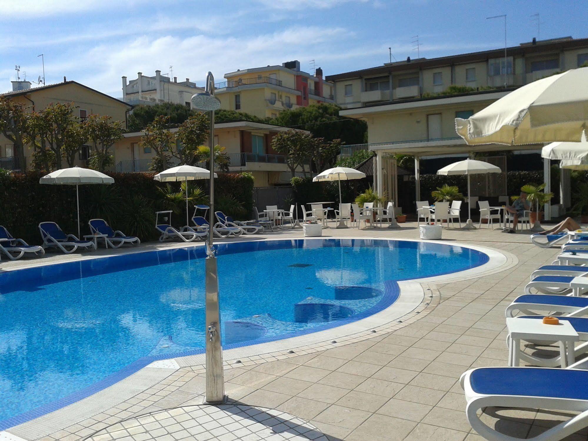Hotel Helios Lido di Jesolo Exterior foto